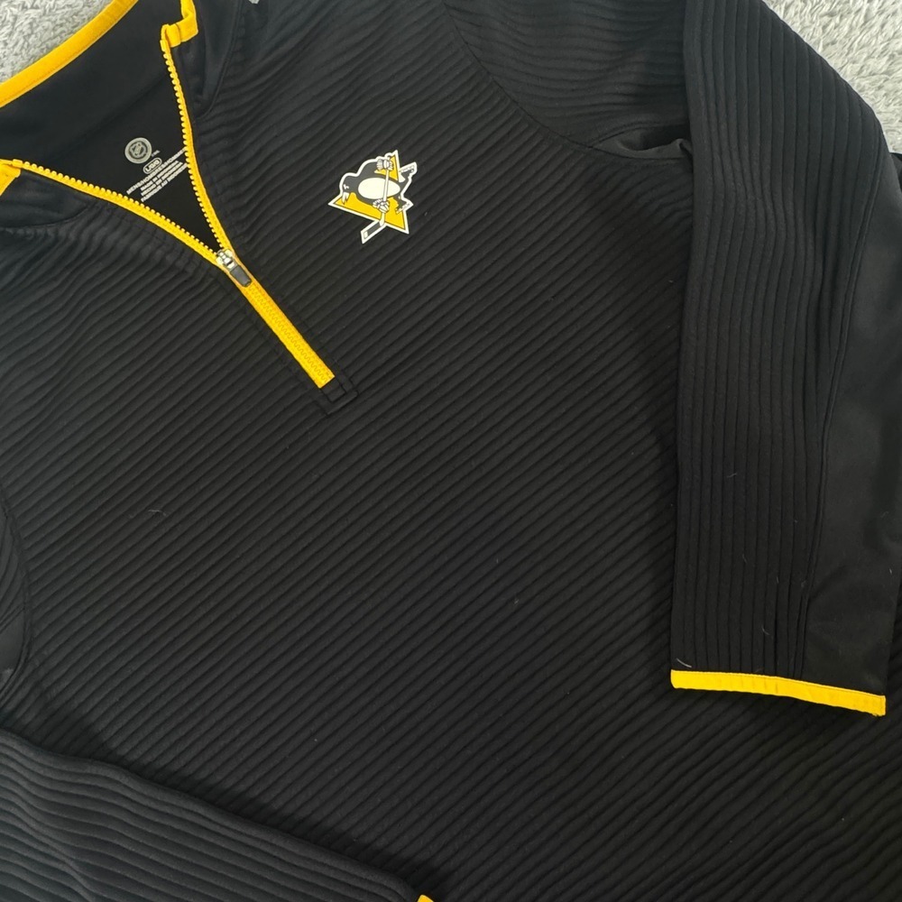 NHL Pittsburgh Penguins Mens Black Yellow Ribbed Quarter Zip Pullover Large